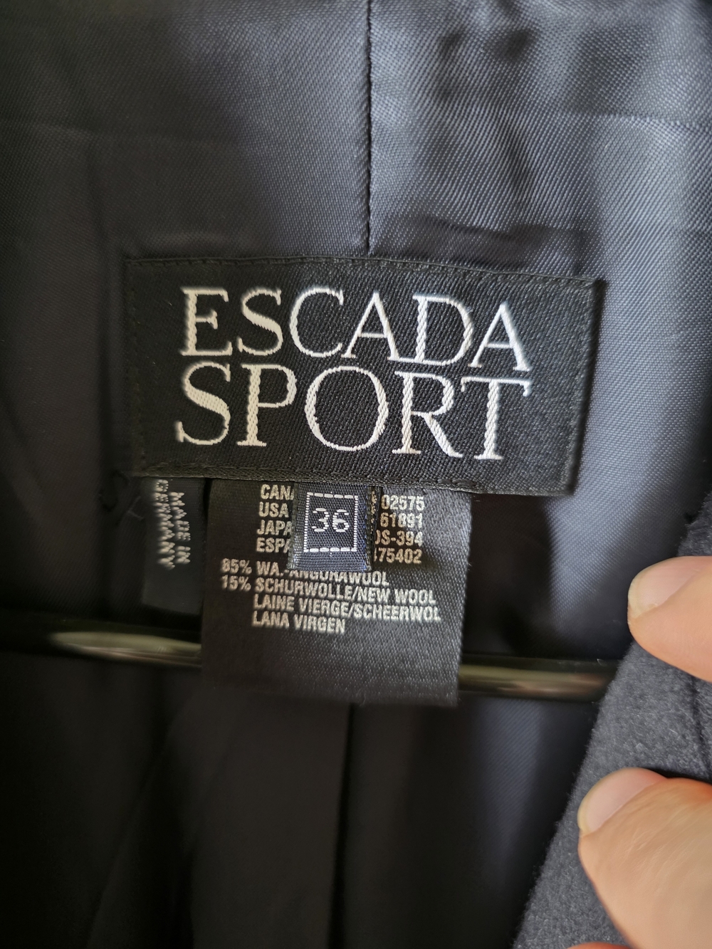 Escada Sport Black Virgin Wool Gold Button Blazer Jacket Size 36 Made In Germany - Picture 3 of 11
